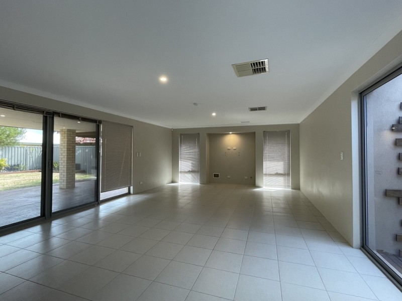 13 Placid Bend, South Yunderup WA 6208