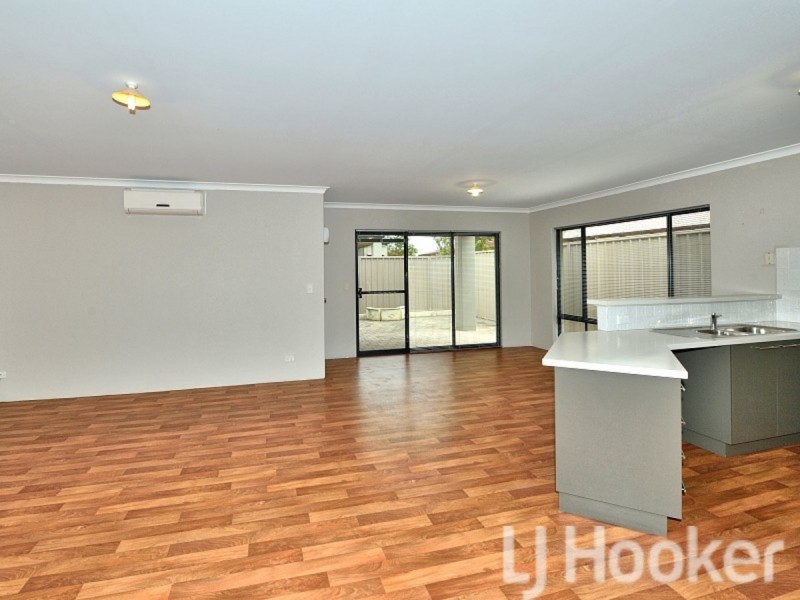 8B Loxton Street, Dudley Park WA 6210