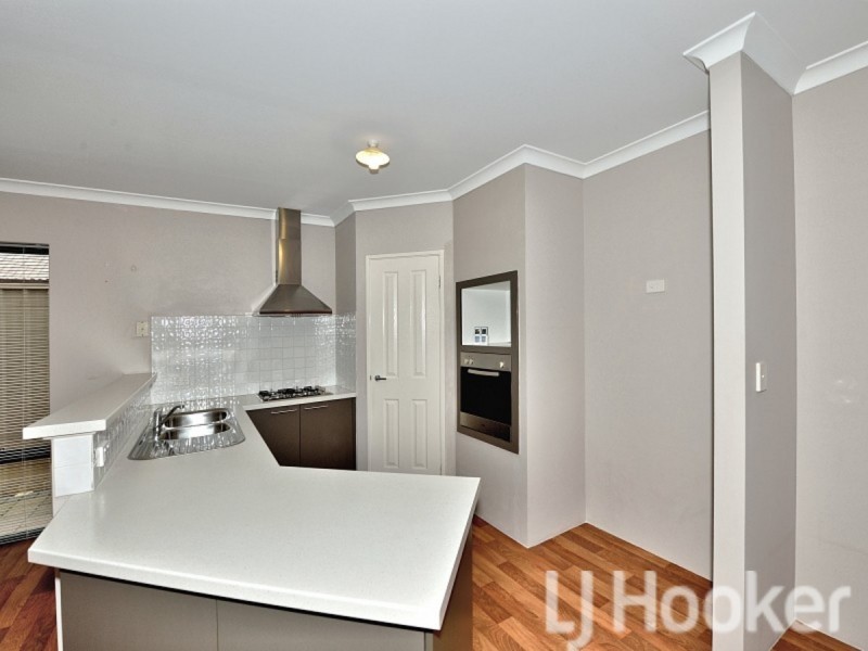 8B Loxton Street, Dudley Park WA 6210