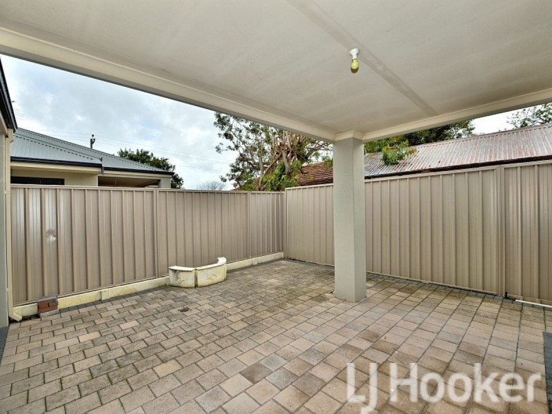 8B Loxton Street, Dudley Park WA 6210