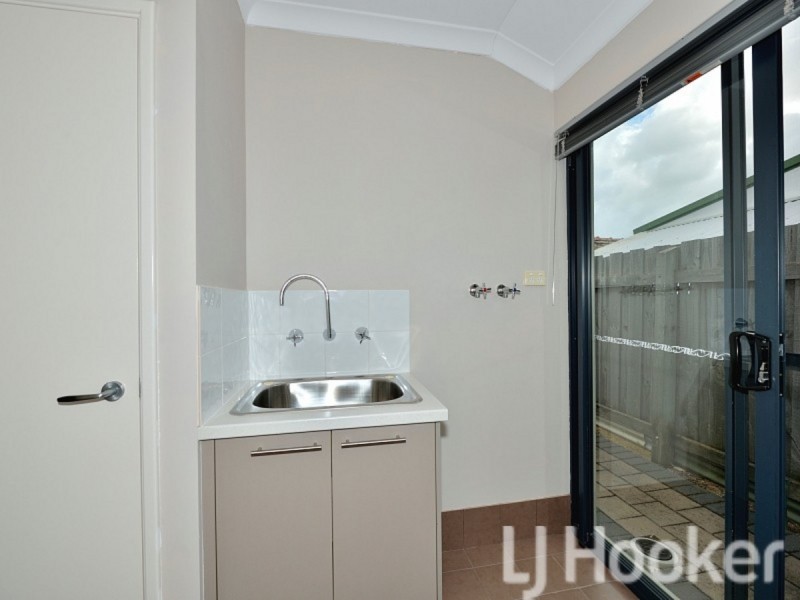 8B Loxton Street, Dudley Park WA 6210