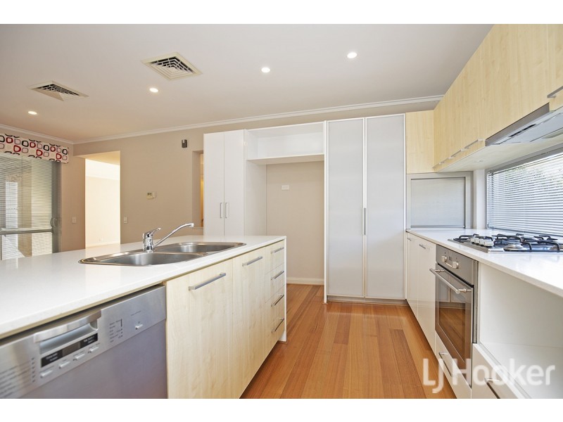 2 Tylney Loop, Meadow Springs WA 6210