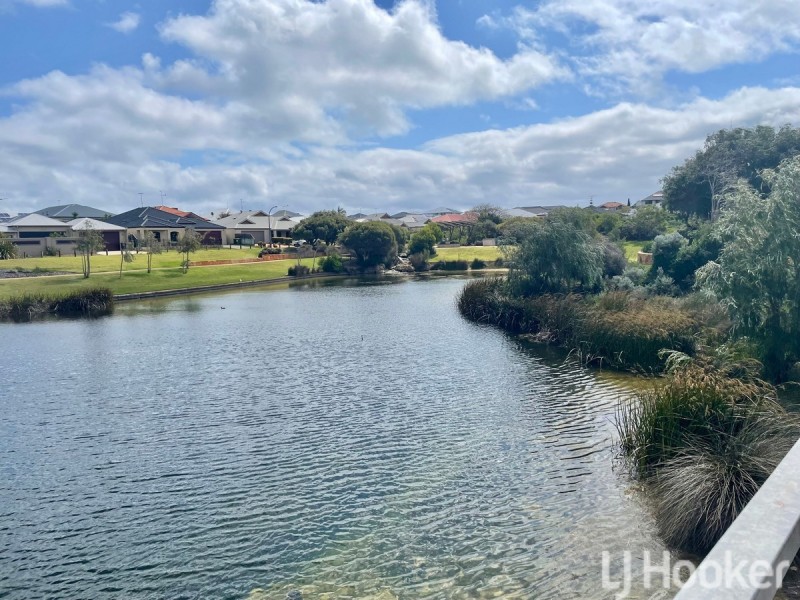 5 Carissa Turn, Halls Head WA 6210