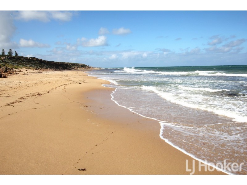 5 Carissa Turn, Halls Head WA 6210