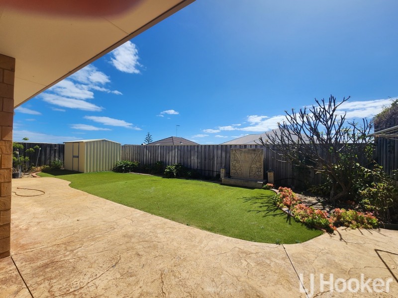 5 Carissa Turn, Halls Head WA 6210