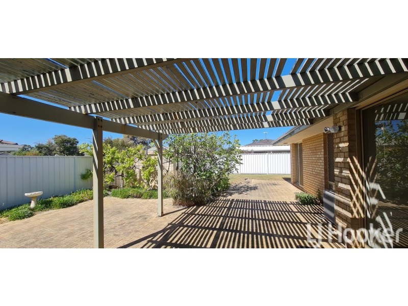 8 Rocklea Place, Silver Sands WA 6210