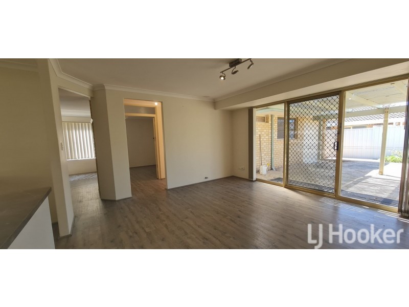 8 Rocklea Place, Silver Sands WA 6210