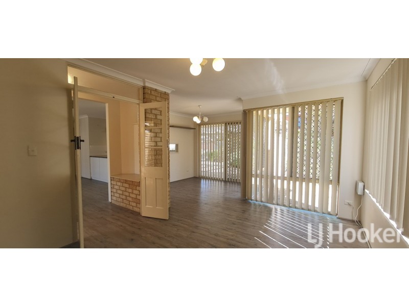 8 Rocklea Place, Silver Sands WA 6210