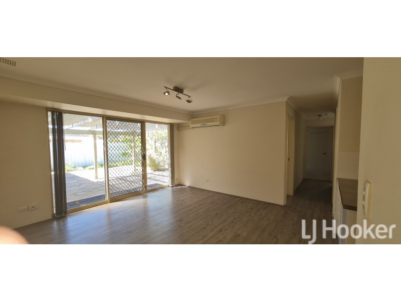 8 Rocklea Place, Silver Sands WA 6210