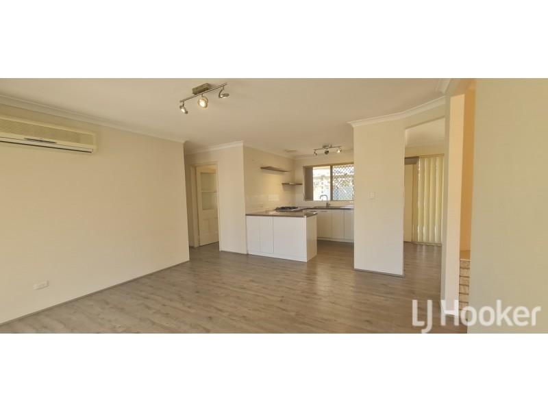 8 Rocklea Place, Silver Sands WA 6210