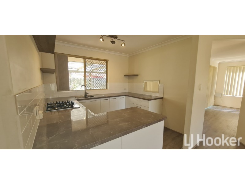 8 Rocklea Place, Silver Sands WA 6210