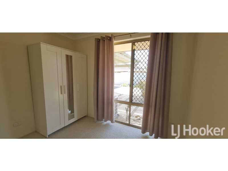 8 Rocklea Place, Silver Sands WA 6210