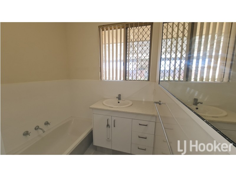 8 Rocklea Place, Silver Sands WA 6210