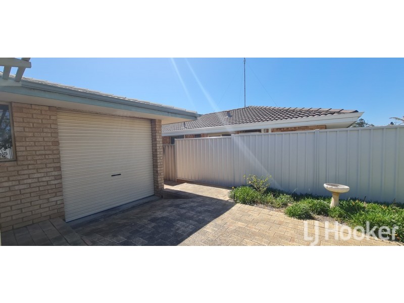 8 Rocklea Place, Silver Sands WA 6210