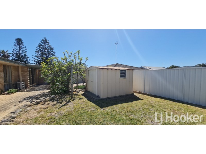 8 Rocklea Place, Silver Sands WA 6210