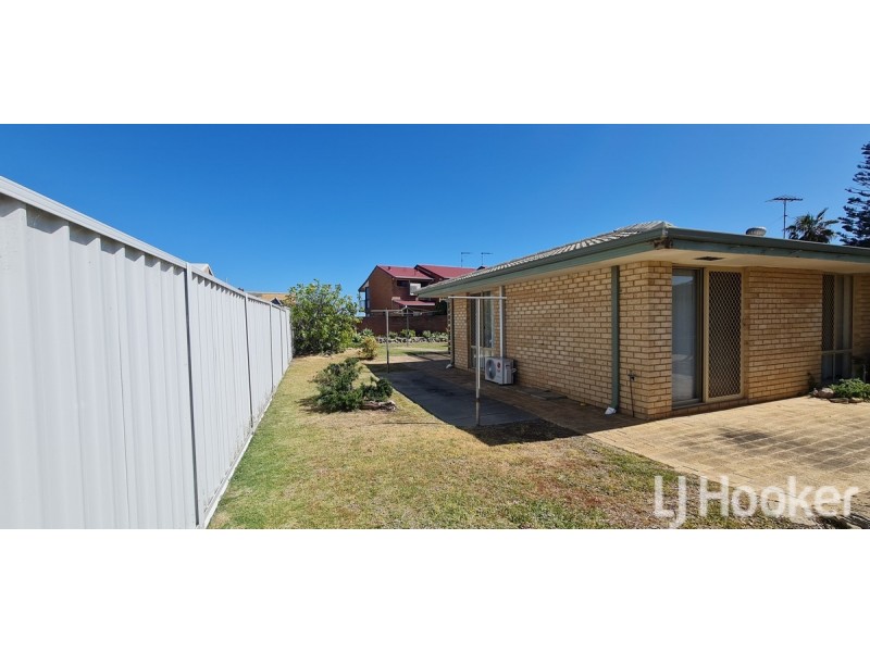 8 Rocklea Place, Silver Sands WA 6210