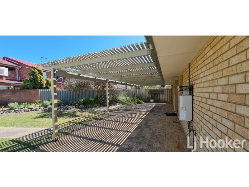 8 Rocklea Place, Silver Sands WA 6210