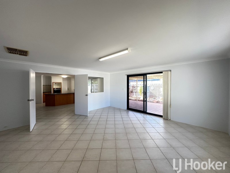 60 Pebble Beach Boulevard, Meadow Springs WA 6210