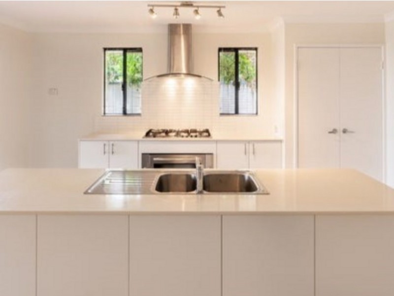 3 St Cloud Link, Meadow Springs WA 6210