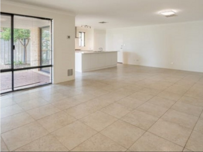 3 St Cloud Link, Meadow Springs WA 6210