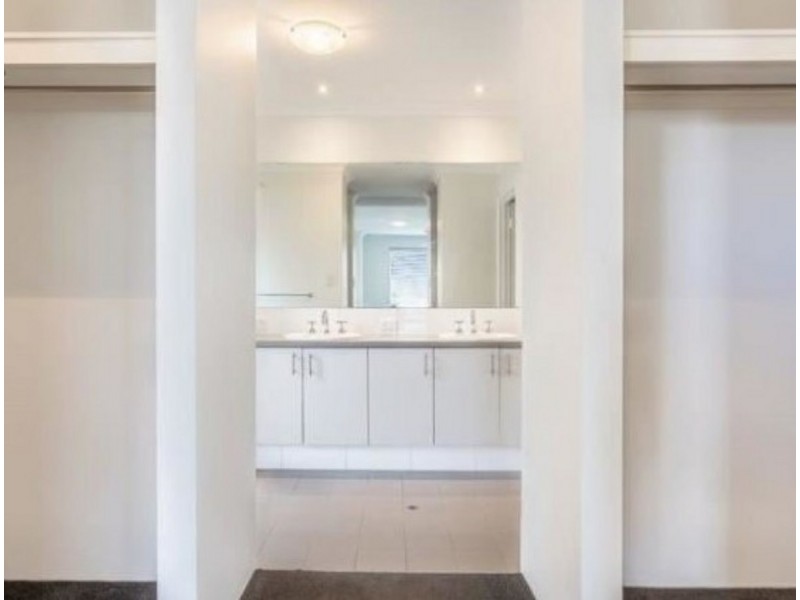 3 St Cloud Link, Meadow Springs WA 6210