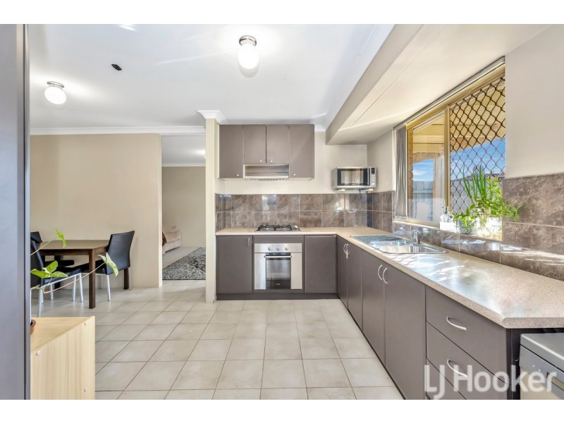 15 Silver Grove, Warnbro WA 6169