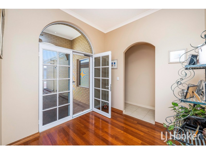 6 Sunset View, Wannanup WA 6210