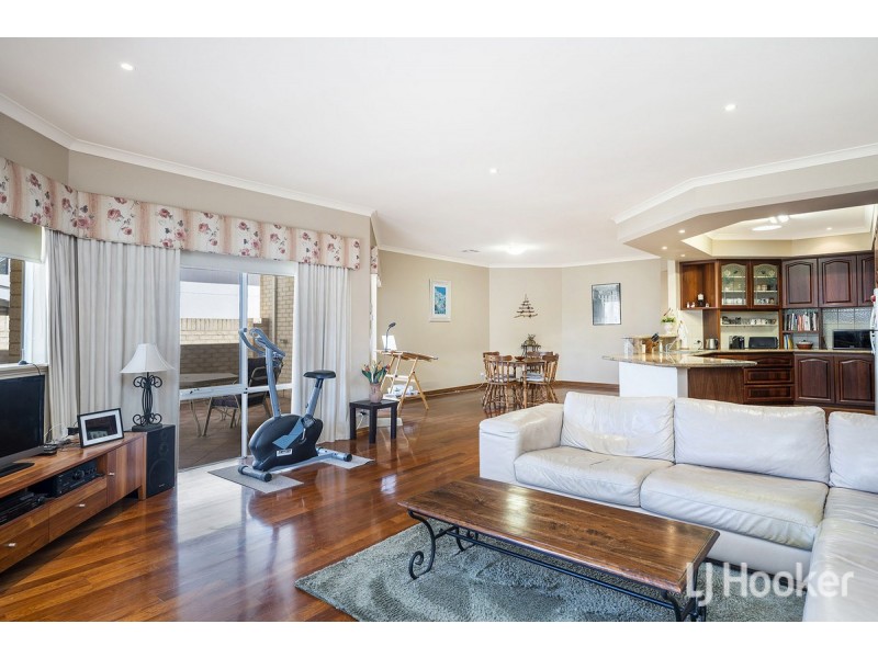 6 Sunset View, Wannanup WA 6210