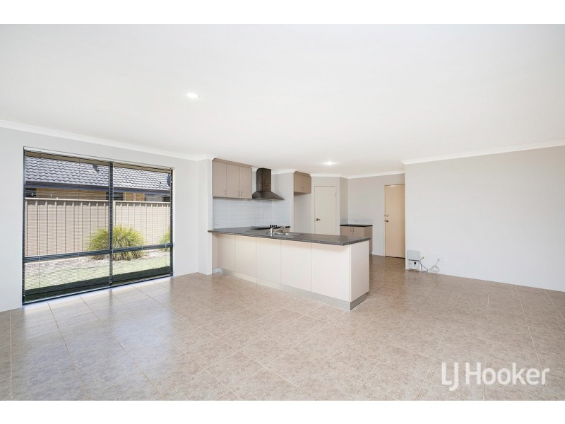 4 Padbury Road, Pinjarra WA 6208
