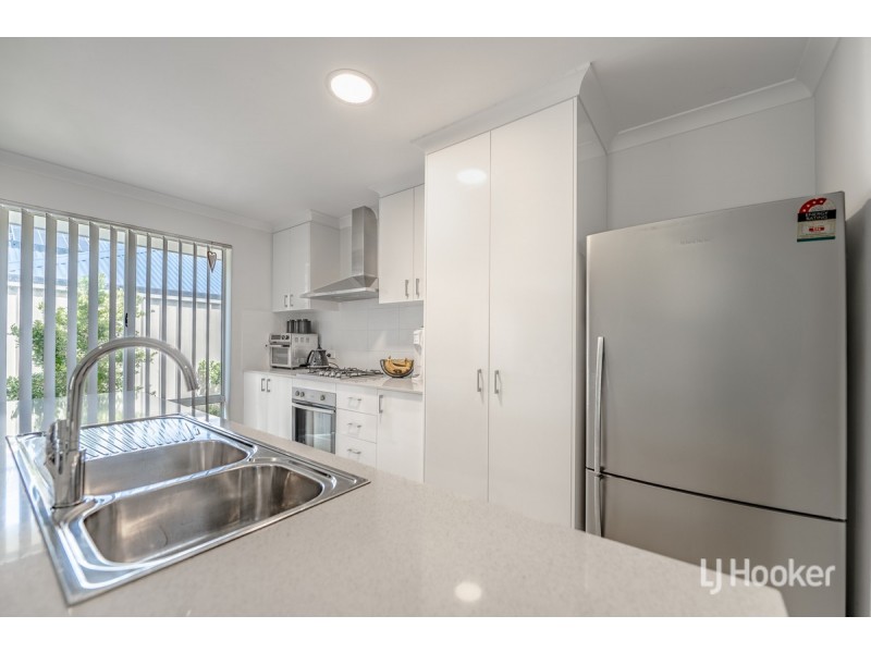 6 Ellinwood Loop, Meadow Springs WA 6210