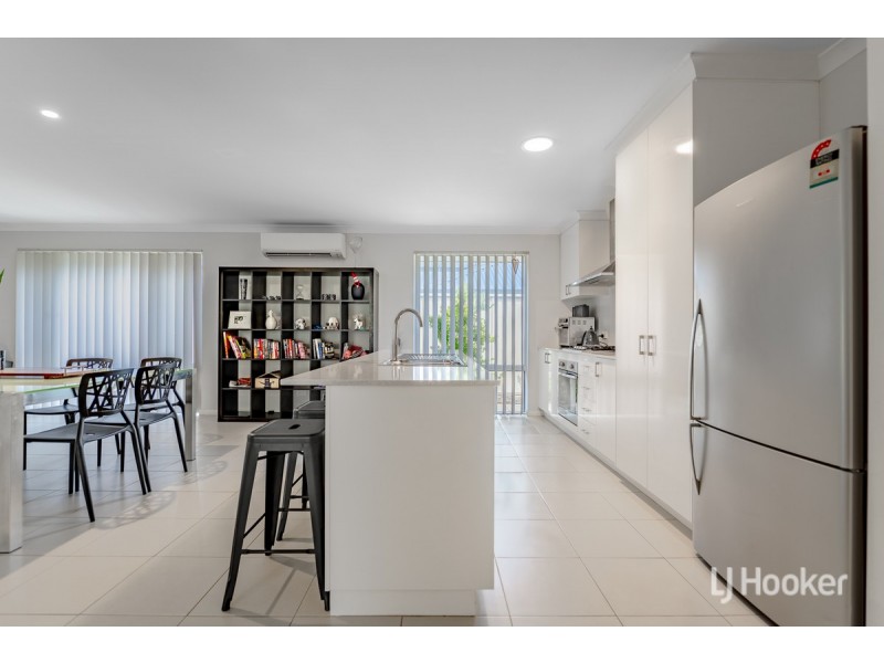 6 Ellinwood Loop, Meadow Springs WA 6210