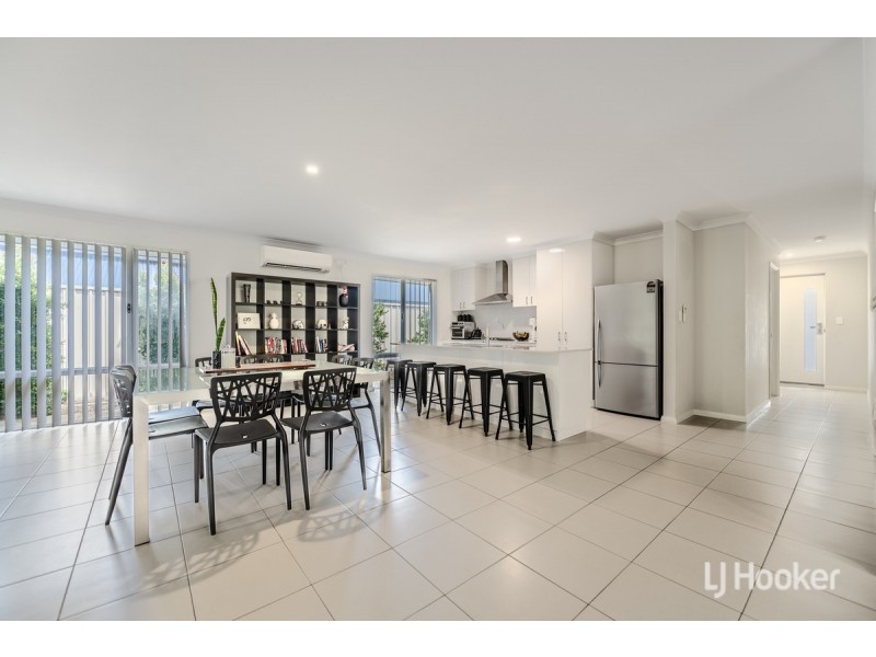 6 Ellinwood Loop, Meadow Springs WA 6210