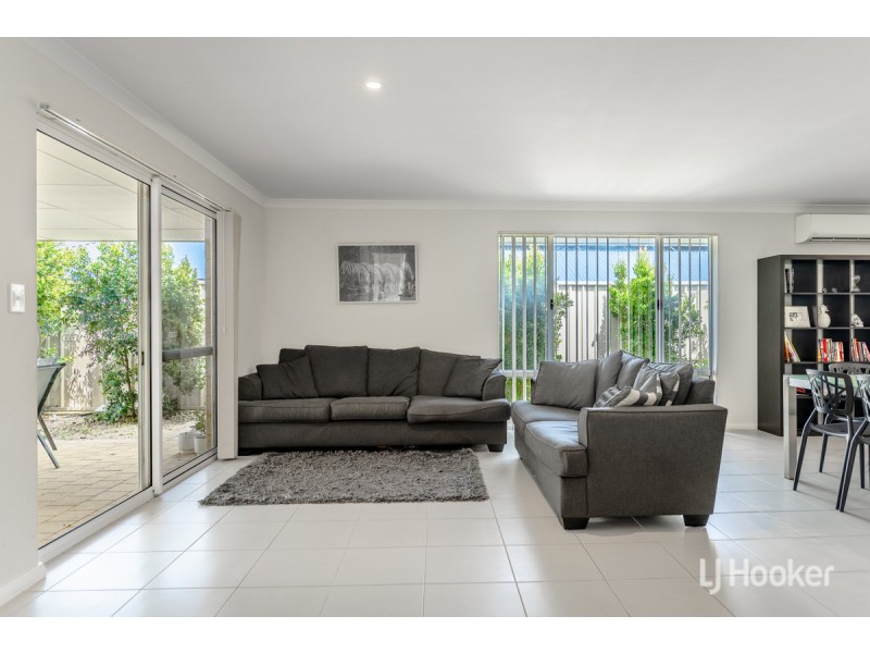 6 Ellinwood Loop, Meadow Springs WA 6210