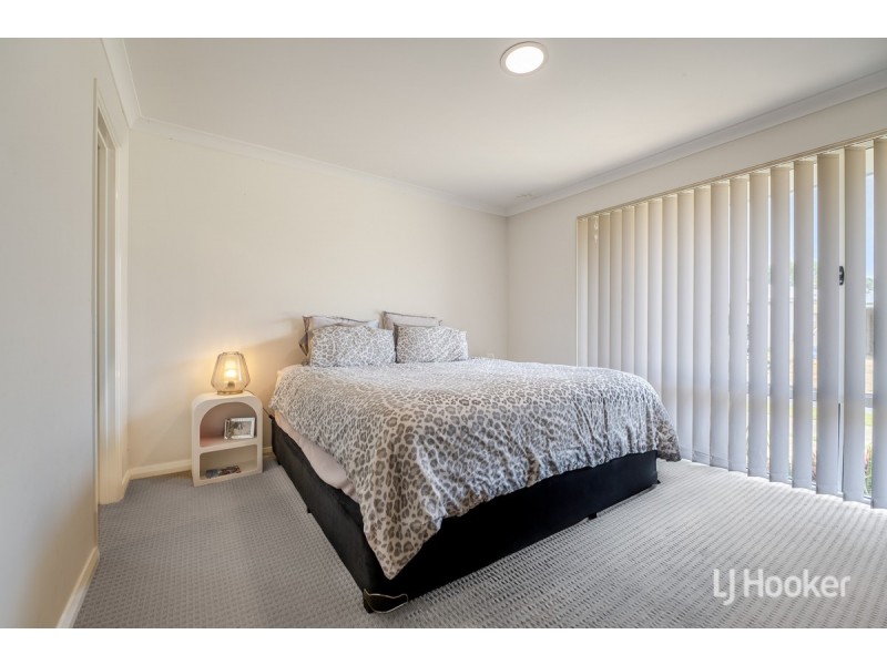 6 Ellinwood Loop, Meadow Springs WA 6210