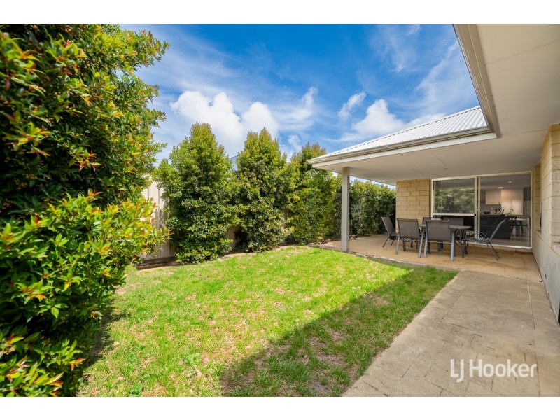 6 Ellinwood Loop, Meadow Springs WA 6210