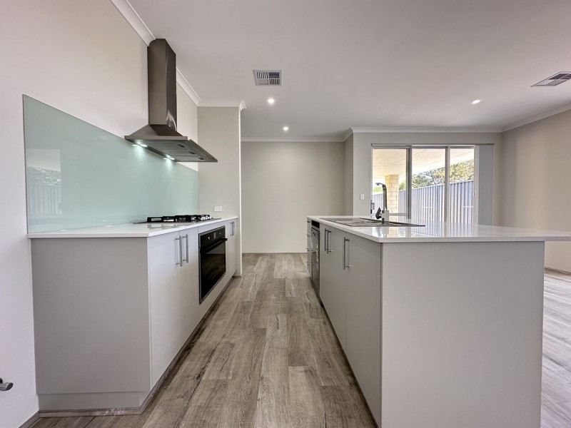 1 Elsham Close, Meadow Springs WA 6210