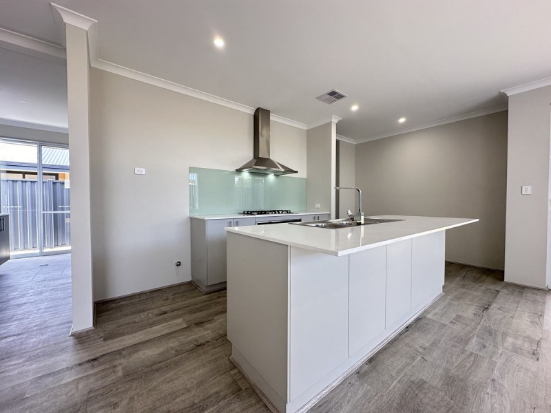 1 Elsham Close, Meadow Springs WA 6210