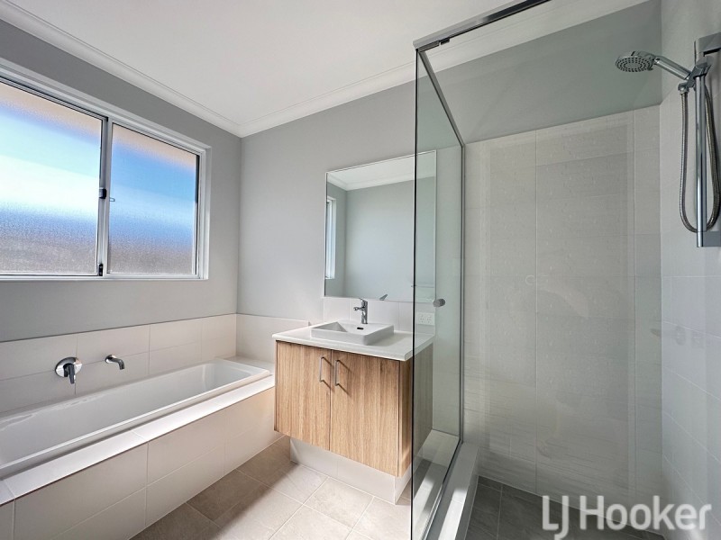 13 Lauderdale Road, Madora Bay WA 6210