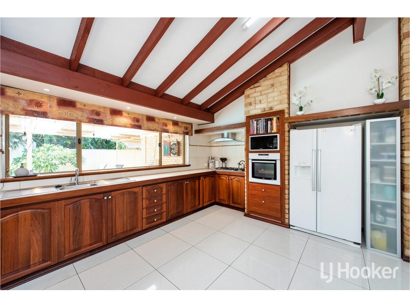 2 Barlee Close, Greenfields WA 6210