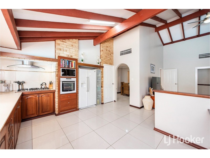 2 Barlee Close, Greenfields WA 6210