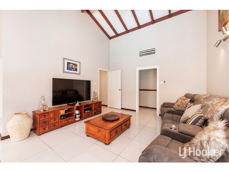 2 Barlee Close, Greenfields WA 6210