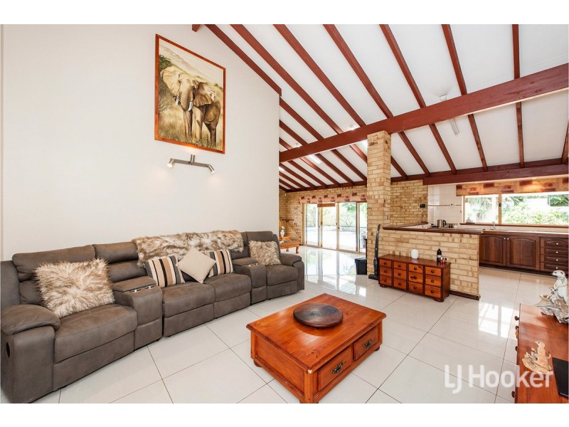 2 Barlee Close, Greenfields WA 6210