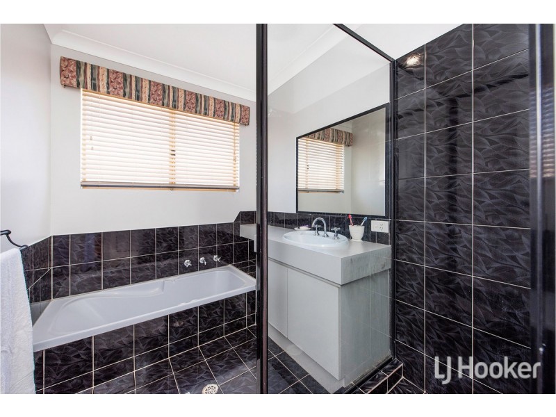 2 Barlee Close, Greenfields WA 6210
