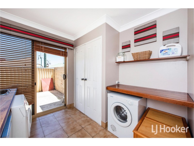 2 Barlee Close, Greenfields WA 6210