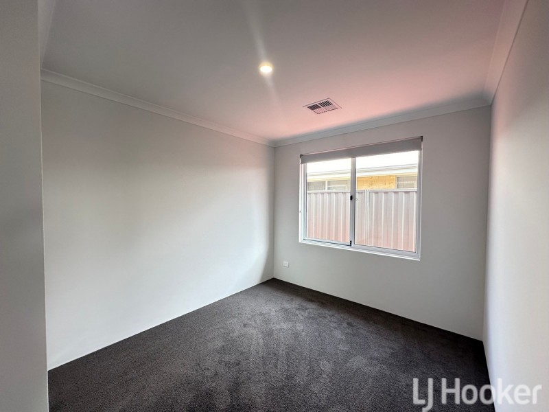 234 Badgerup Avenue, Lakelands WA 6180