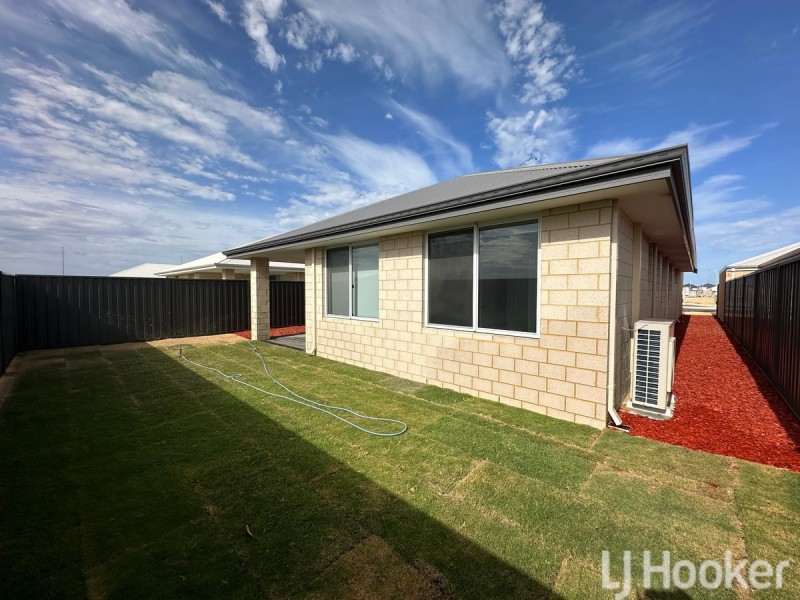 234 Badgerup Avenue, Lakelands WA 6180