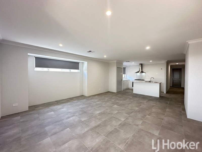 16 Pensacola Grove, Madora Bay WA 6210