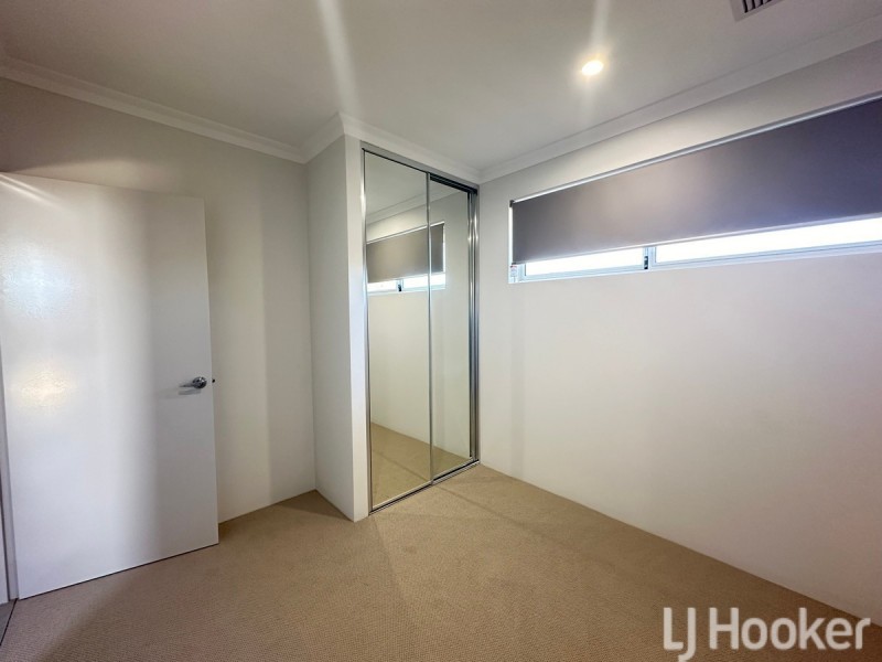 16 Pensacola Grove, Madora Bay WA 6210