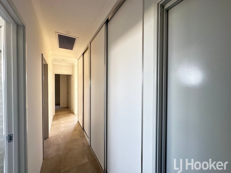 16 Pensacola Grove, Madora Bay WA 6210