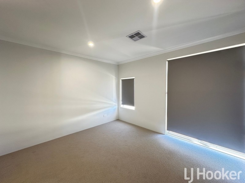 16 Pensacola Grove, Madora Bay WA 6210